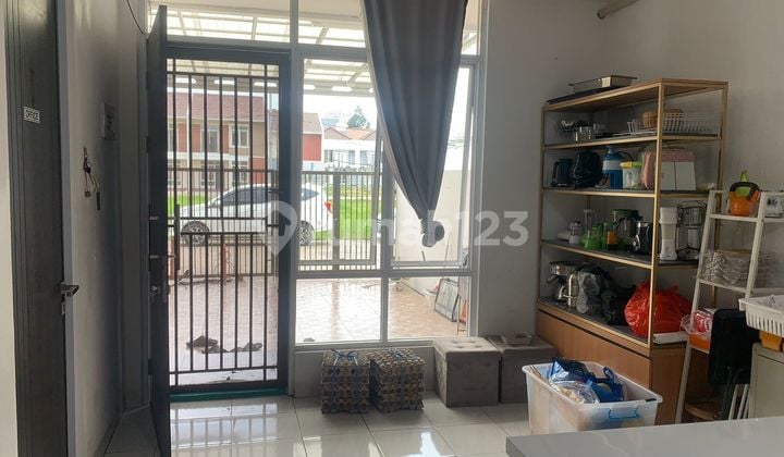 Dijual Rumah Lingkungan Nyaman 2,5 Lantai