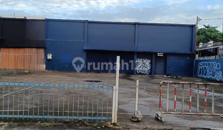 Disewakan Ex Showroom Di Jatibening Dekat Exit Tol