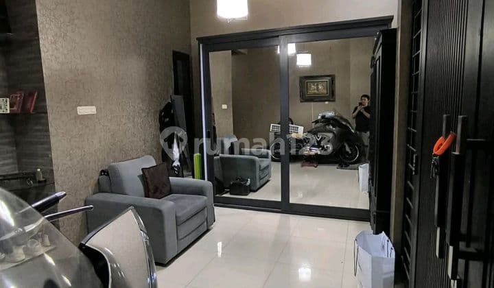 Semi Furnished House in West Jakarta, Meruya