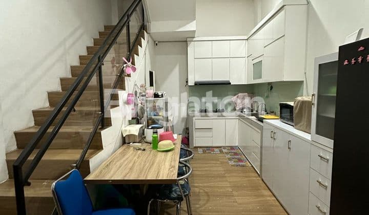 RUMAH BANGUNAN BARU 3 LT JELAMBAR JAKARTA BARAT