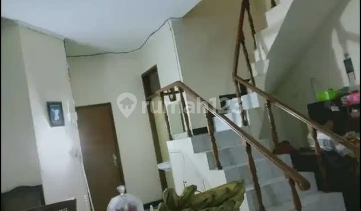 2-Storey House in Darmo Permai Utara Suitable for Boarding
