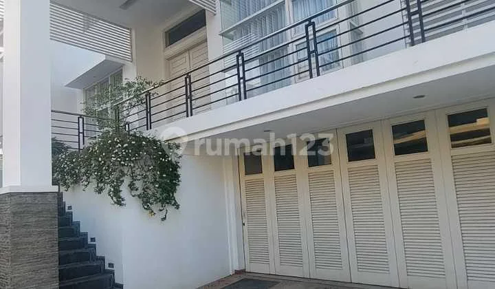 Rumah Mewah Semi Furnish 3 Lantai Galaxy Bumi Permai Araya 1