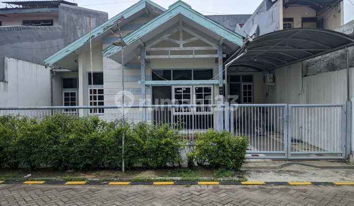 Rungkut Mapan Barat 1½-Storey House Ready for Use Strategically Located Near McDonald's