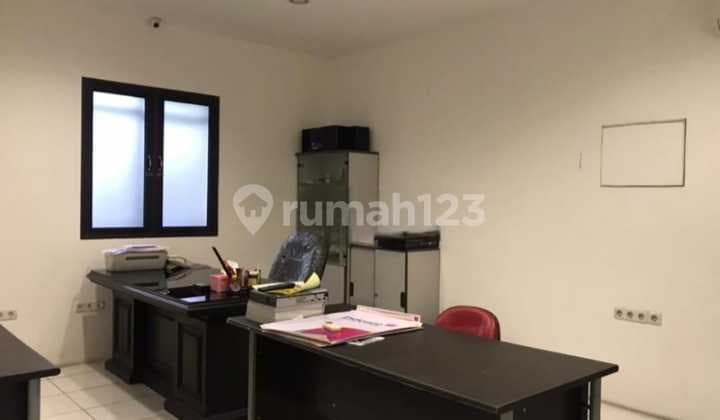 4-Story Shophouse Semi-Furnished Ready to Use Strategically Located in City Center