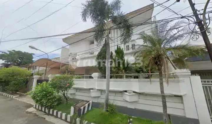 Manyar Kertoarjo Area, Elite East Surabaya, Well-Maintained and Ready to Occupy.