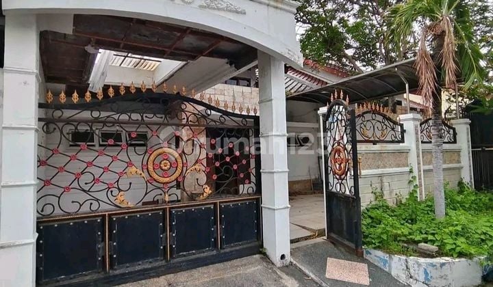 Rumah Rayan Regency One Gate System Dian Istana Surabaya Barat