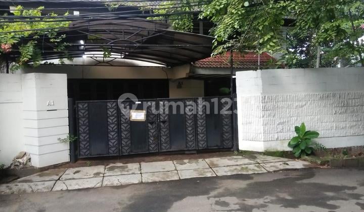 Sewa Rumah 2 Lantai Semi Furnish Warung Buncit jakarta