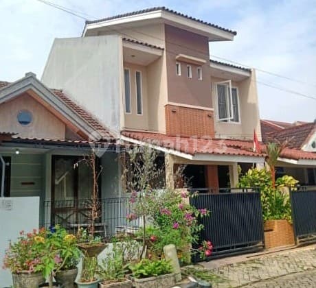 Nego Rumah Semi Furnish 2 Lantai di Buana Gardenia