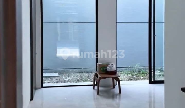 Disewakan Cepat Rumah 2 Lantai Strategis Di Citraland Surabaya
