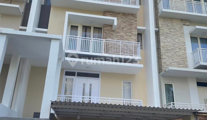 For Rent Fast Exclusive Strategic House in Kelapa Gading Jakarta