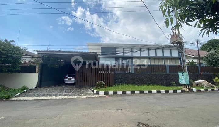 Dijual Rumah Luas Strategis Dekat Kebun Raya Bogor, Bogor Tengah