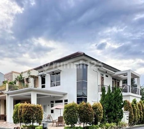 Dijual Rumah Hook 2 Lantai Semi Furnish Di Green Park