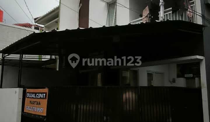 Dijual Cepat Rumah 3 Lantai Strategis Di Tebet Jakarta Selatan