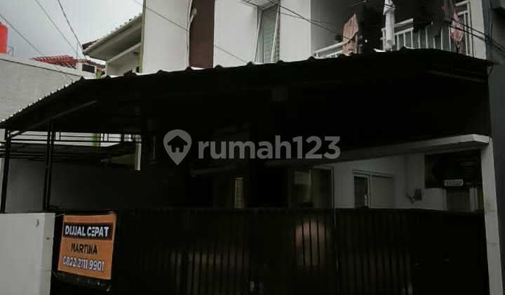 Dijual Cepat Rumah 3 Lantai Strategis Di Tebet Jakarta Selatan
