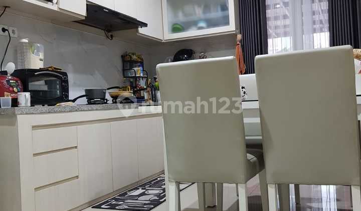 Dijual Rumah Furnished Bagus Lokasi Dipusat Kota Di Kota Harapan Indah Depan