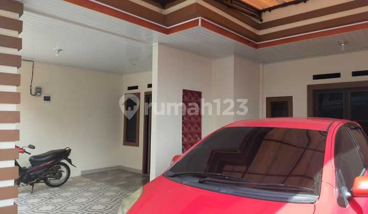 Dijual Rumah 3 Lantai 3 Kamar Tidur Lokasi Strategis di Depok