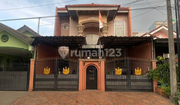 Dijual Rumah 2 Lantai 5 Kamar Tidur di Perumahan Taman Harapan Baru Bekasi