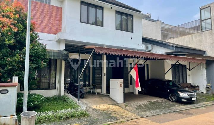 Dijual Rumah Bagus Semi Furnish Shm 6 Kamar Tidur di Pondok Aren