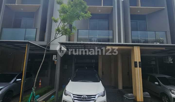 Disewakan Rumah Full Furnih 2 Lantai 3 Kamar Tidur di Tanakayu Bsd
