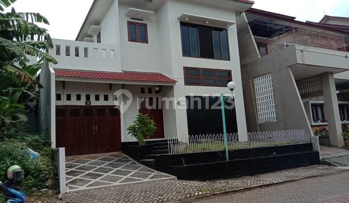 Rumah Mewah Taman Setiabudi Banyumanik