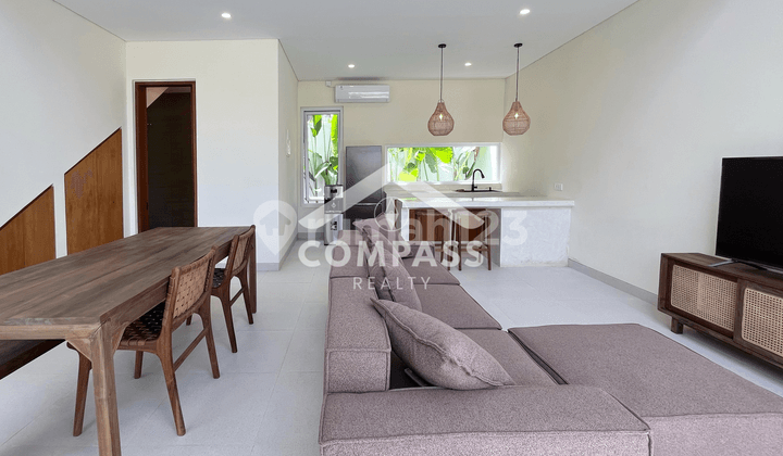 Leasehold: Brand New Loft Walking Distance to the Beach