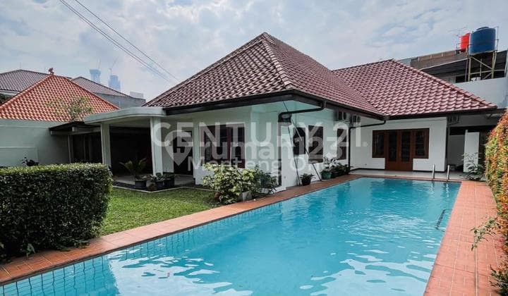 Menteng Luxury, Quiet & Strategic House