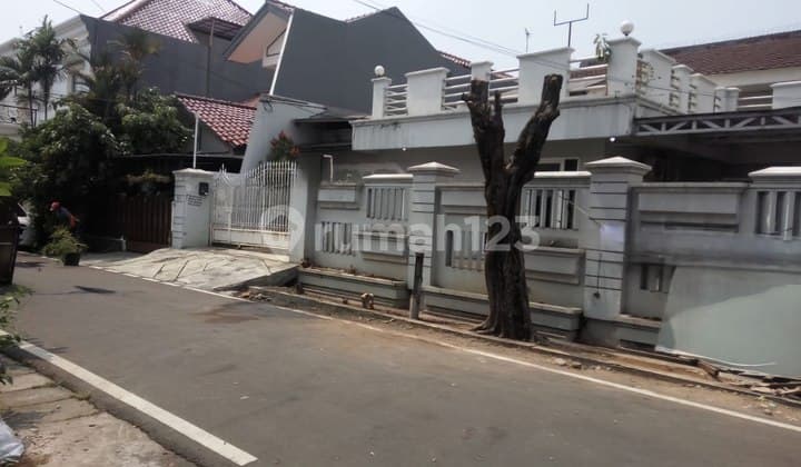 Rumah Ex Kantor di Cempaka Putih