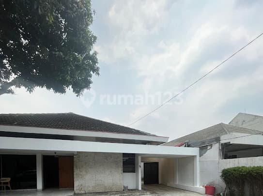 Rumah Strategis Untuk Resto Atau Komersil