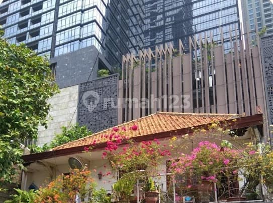 Rumah Dan Koss Di Senayan Shm