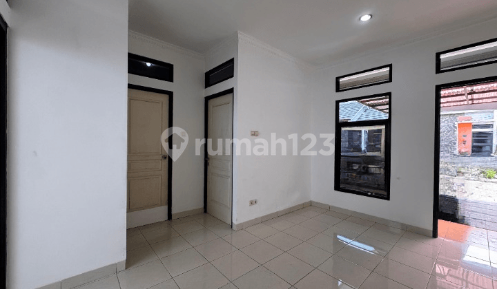 Rumah 1 Lantai Bumi Asri Cihanjuang SHM Hadap Timur Siap Huni