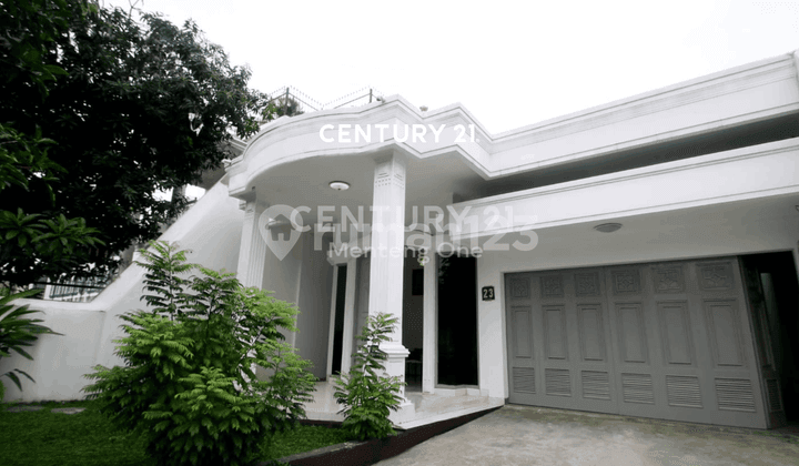 Rumah Kebun Elegan di Daerah Komersil Menteng