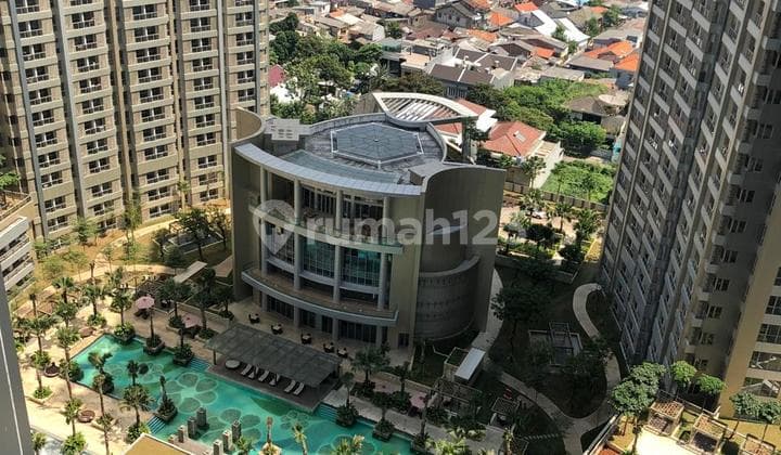 Beautiful Apartment Near Shopping Center in West Jakarta