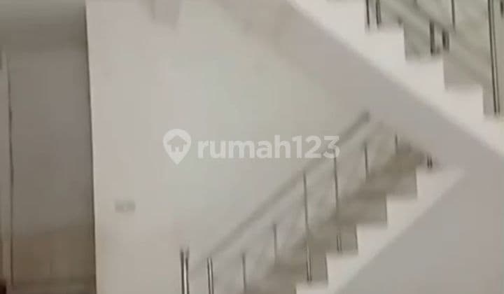 Disewakan Ruko 2 Lantai - Jl. Raya Singosari, Bandung