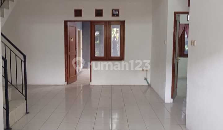 Disewakan Rumah 2 Lantai, Grand Pinus Regency Arcamanik Antapani Bandung