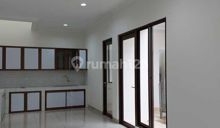 Disewakan Rumah Summarecon Cluster Btari 2 Lantai Siap Huni. Summarecon Bandung