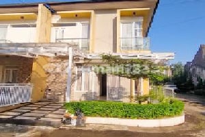 Dijual Rumah 2 Lantai Siap Huni Posisi Hook di Antapani Bandung