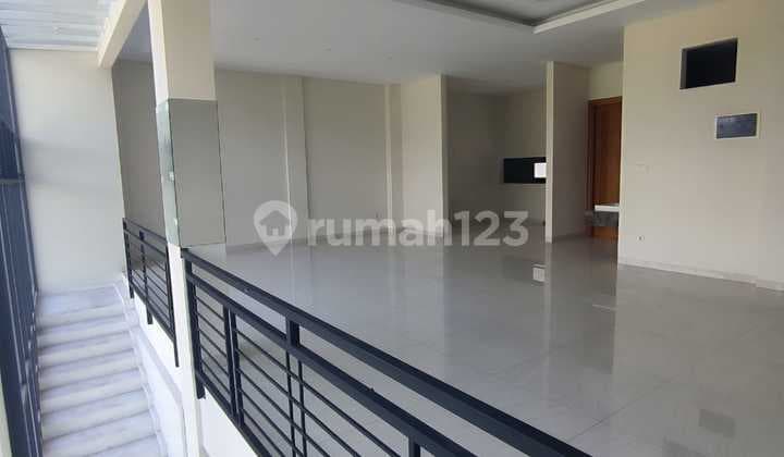 Rumah Bergaya Lux & Modern Siap Huni, Kota Baru Parahyangan