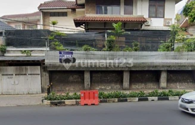 Rumah Pinggir Jalan Strategis Dekat Mayestik & Stasiun Kereta