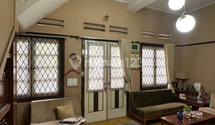 DIJUAL RUMAH HERITAGE KEBONJATI SAYAP PASIRKALIKI HUNIAN BERSEJARAH ASRI NYAMAN