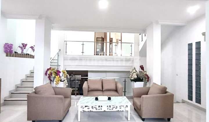 DIJUALRUMAH KEMBAR NYAMAN SIAP HUNI 3 LANTAI DI DAERAH SOERKARNO HATTA BANDUNG HUNIAN SANGAT STRATEGIS