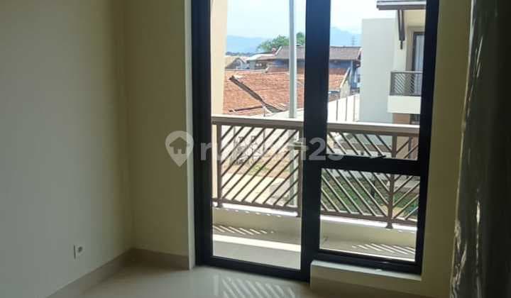 Disewakan Rumah 2 Lantai di Podomoro Park Padmagriya Type Akasha Hunian Nyaman dan Lokasi Strategis