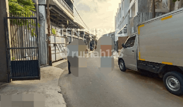 Catering Business House in South Kedoya, West Jakarta