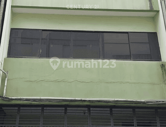Ruko Empat Lantai Area Bisnis di Pinangsia Jakarta Barat
