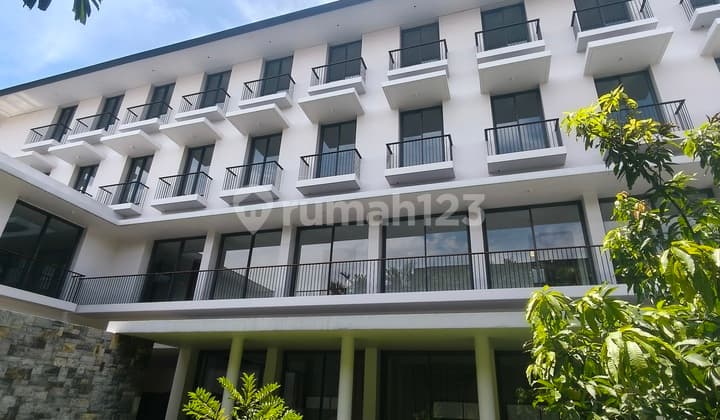 Gedung Perkantoran Dekat Tunjungan Plaza dan Pusat Kota Surabaya