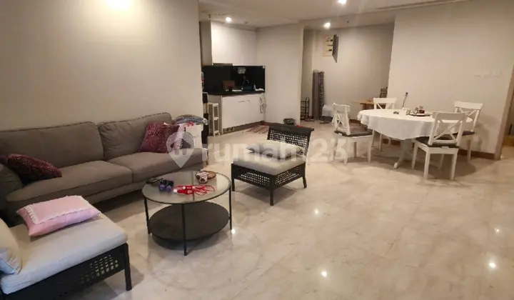 One East Apartment Connected to Oakwood Hotel Surabaya