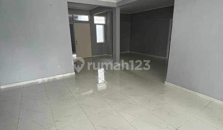 New Renovated House Near Food Center