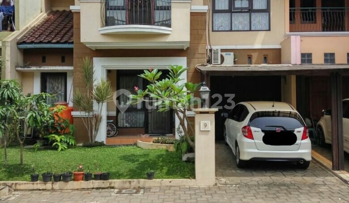 Rumah Modern 2 Lantai di Kota Baru Parahyangan