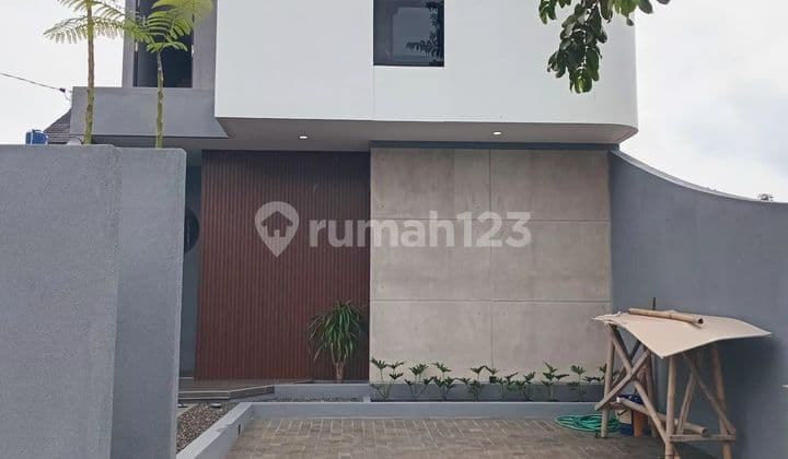 Rumah Modern Kekinian 2 Lantai di Turangga Buah Batu Kota Bandung