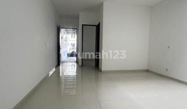 House in Metland Puri, Brand New, Certificate of Ownership, Size 5x20m, Facing East