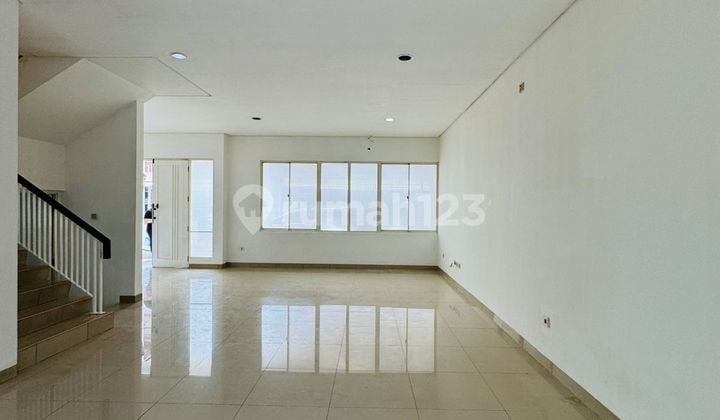 Rumah di Golf Lake Residence, Uk. 8x20m, 2 lantai, Siap Huni